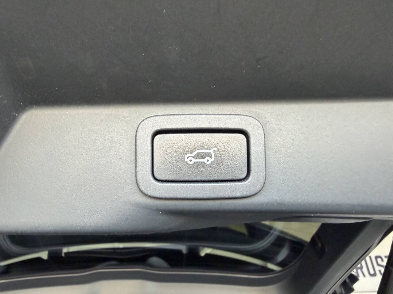 Used 2018 Land Rover Range Rover Sport HSE AWD/4WD image 40