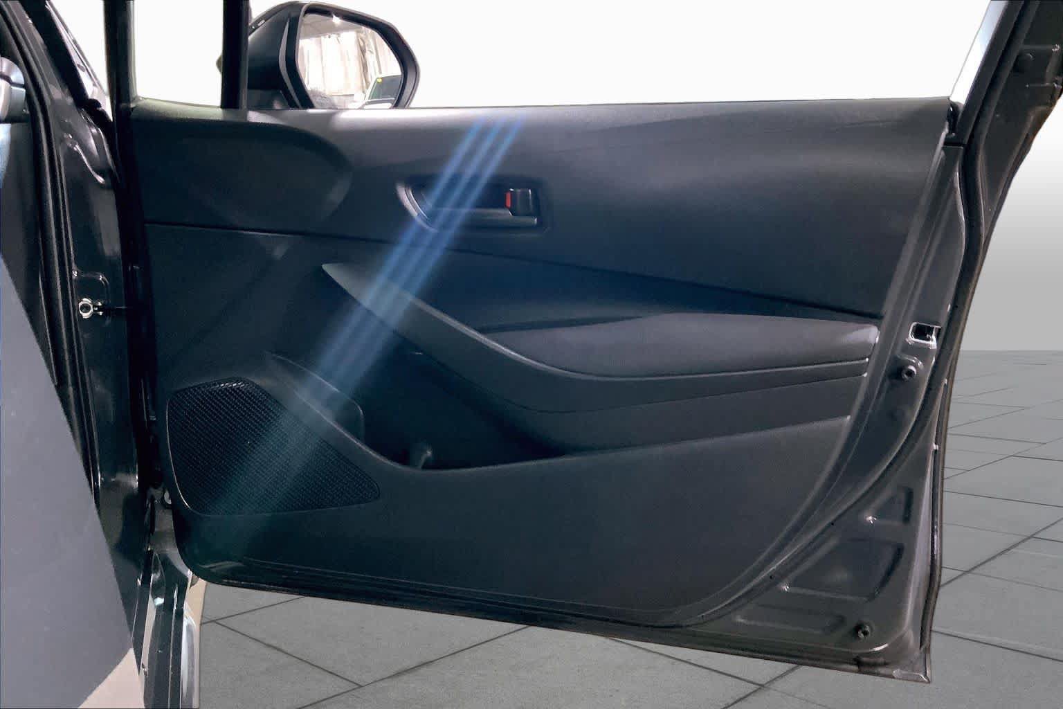 Used 2023 Toyota Corolla LE FWD image 23