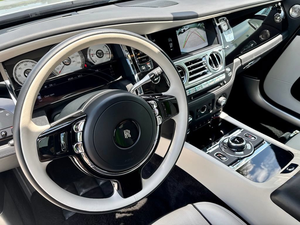 Used 2020 Rolls-Royce Wraith RWD image 13