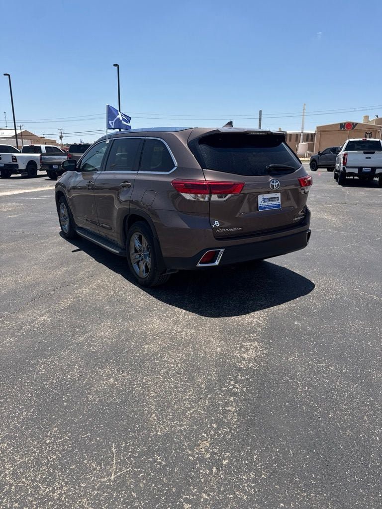 Used 2017 Toyota Highlander Limited Platinum AWD/4WD image 6