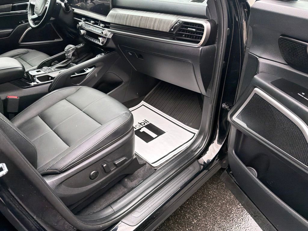 Used 2025 Kia Telluride EX AWD/4WD image 12