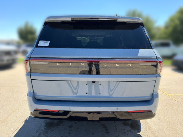 New 2026 Lincoln Navigator Reserve AWD/4WD image 7