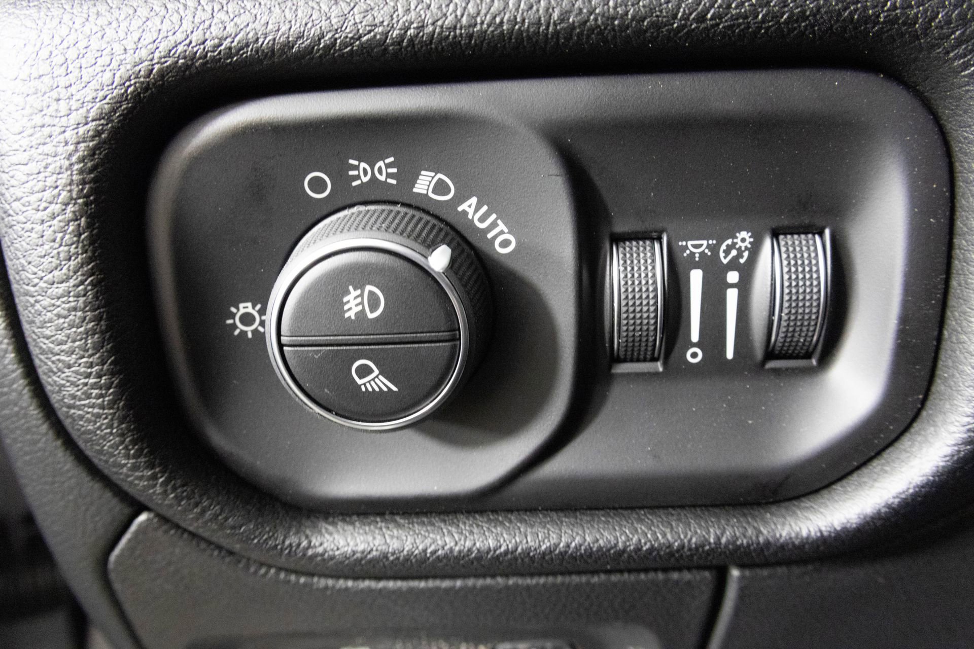 New 2026 RAM 1500 RHO image 18