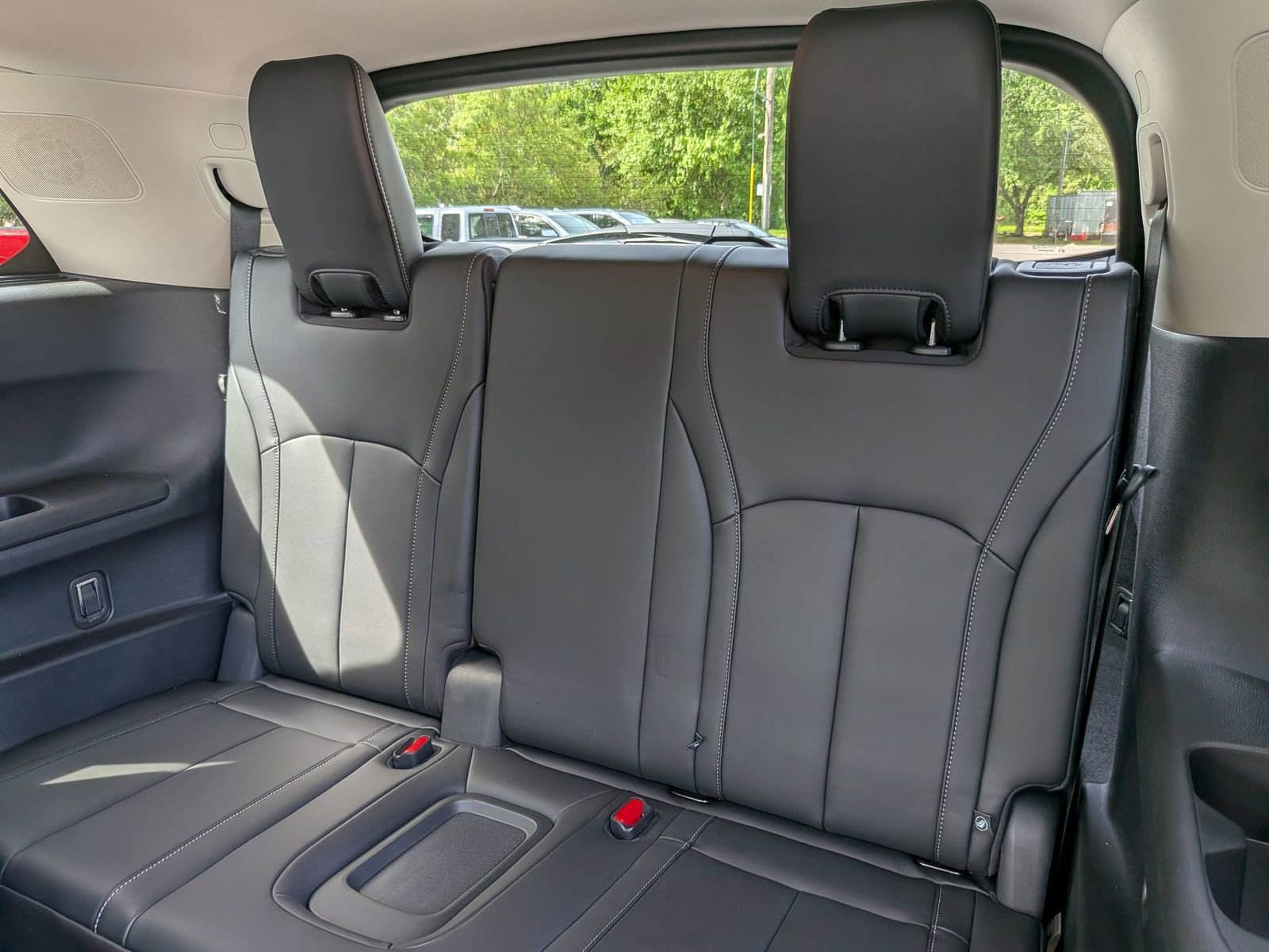 Used 2025 INFINITI QX60 Luxe AWD/4WD image 32