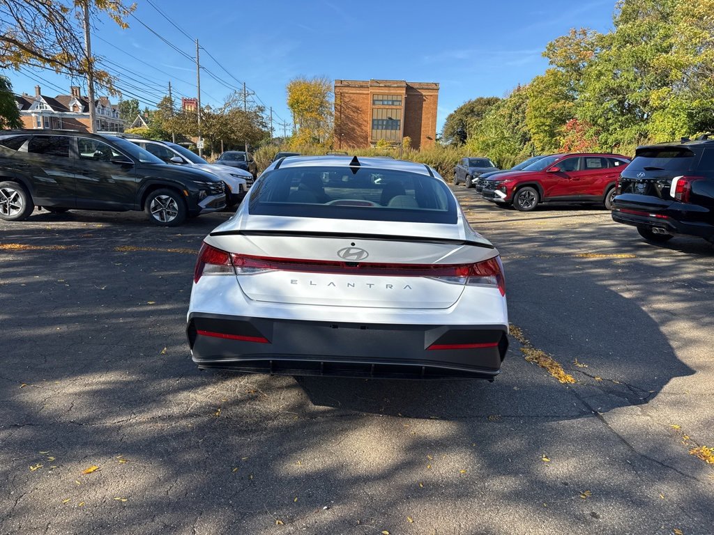 New 2025 Hyundai Elantra Sport image 6