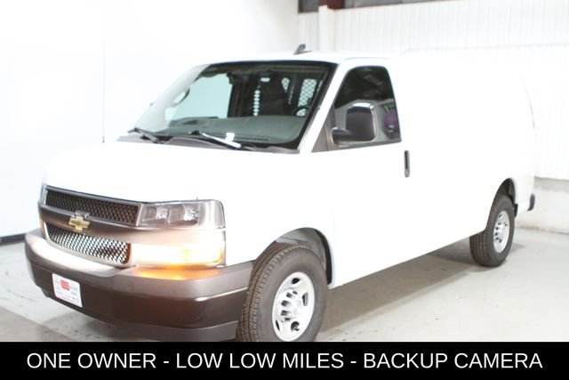 Used 2019 Chevrolet Express 3500 w/ Driver Convenience Package RWD image 9