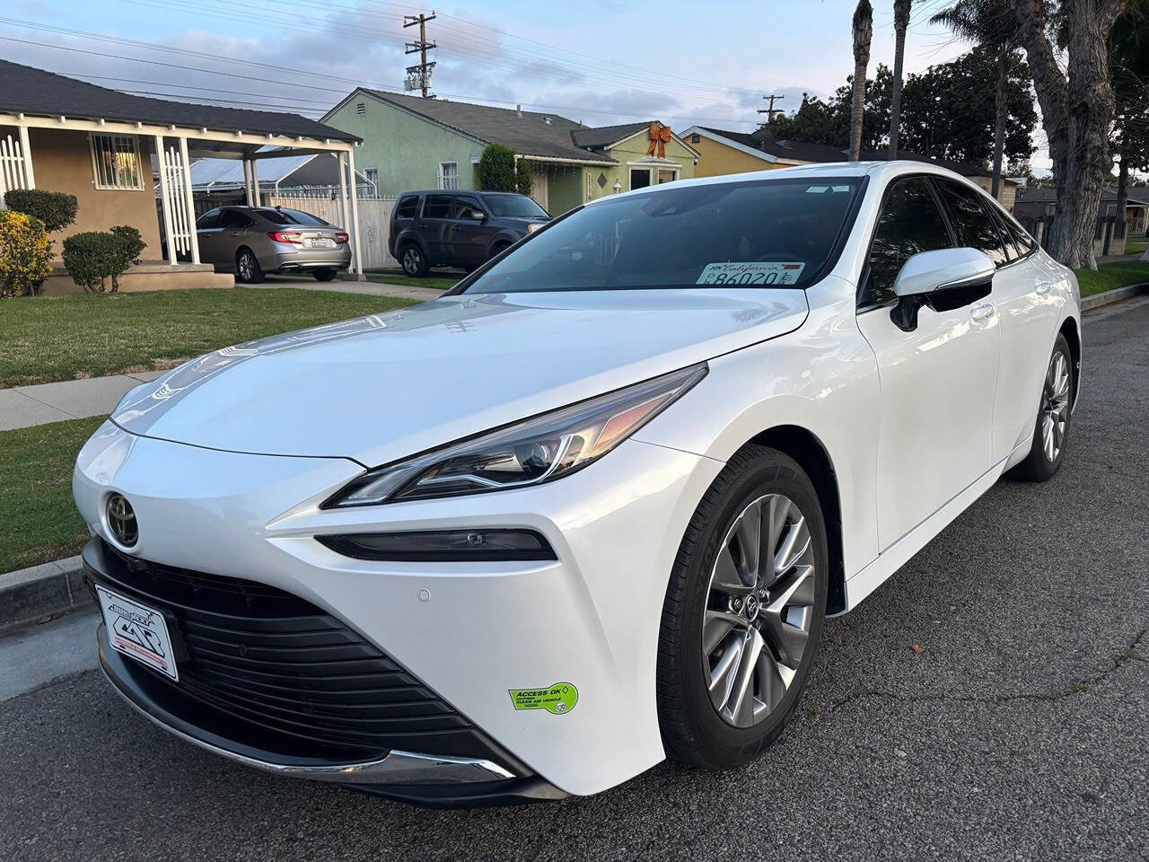 Used 2023 Toyota Mirai XLE 4dr Sedan image 1