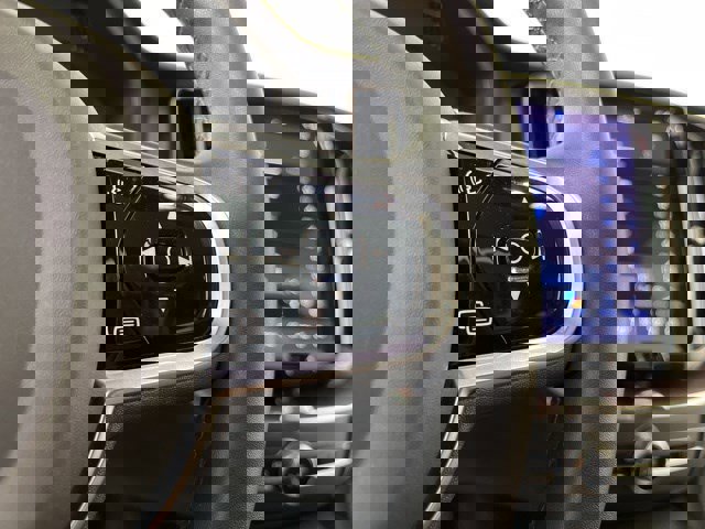 Used 2023 Volvo XC60 B5 Plus w/ Protection Package Premier FWD image 17