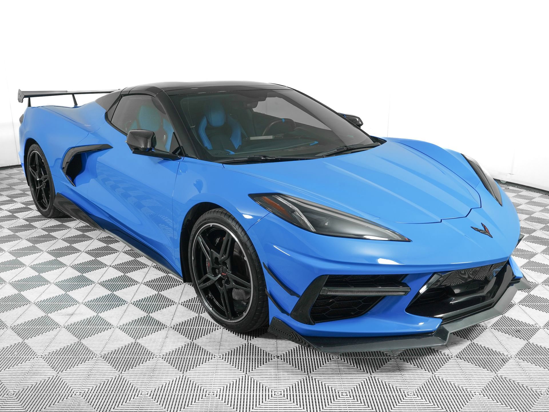 Used 2022 Chevrolet Corvette Stingray Premium Conv w/ Z51 Performance Package RWD image 3