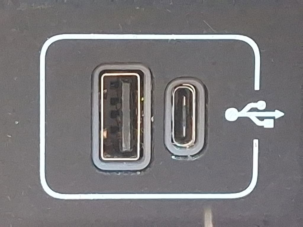 Used 2024 Maserati Grecale GT image 23