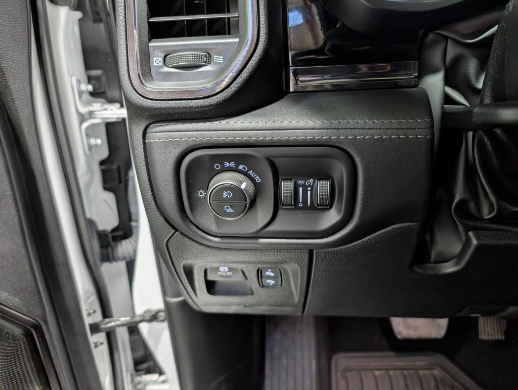 Used 2026 RAM 1500 Limited AWD/4WD image 22