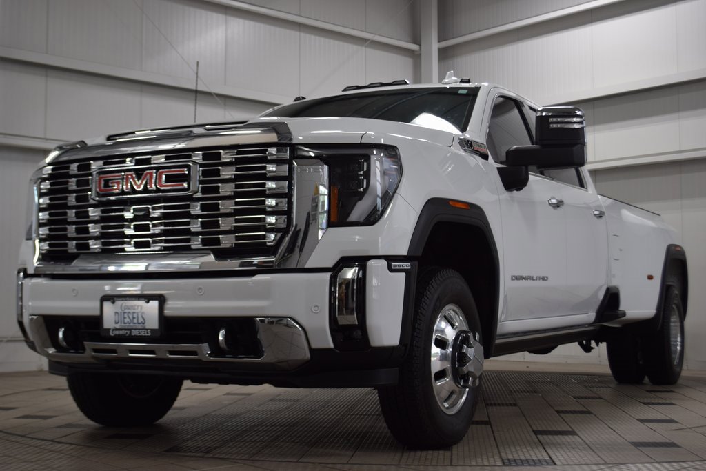 Used 2024 GMC Sierra 3500 Denali w/ Denali Reserve Package image 3