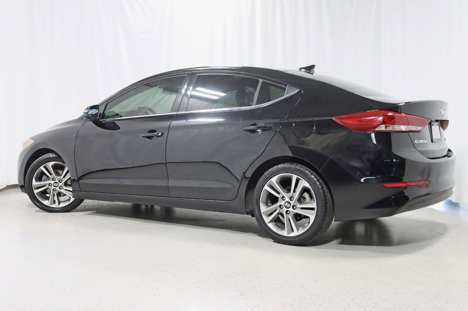Used 2018 Hyundai Elantra Limited w/ Cargo Package FWD image 9
