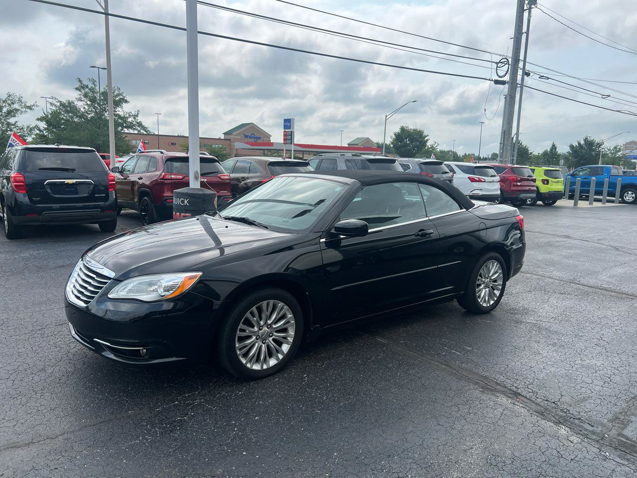 Used 2013 Chrysler 200 Touring FWD image 2
