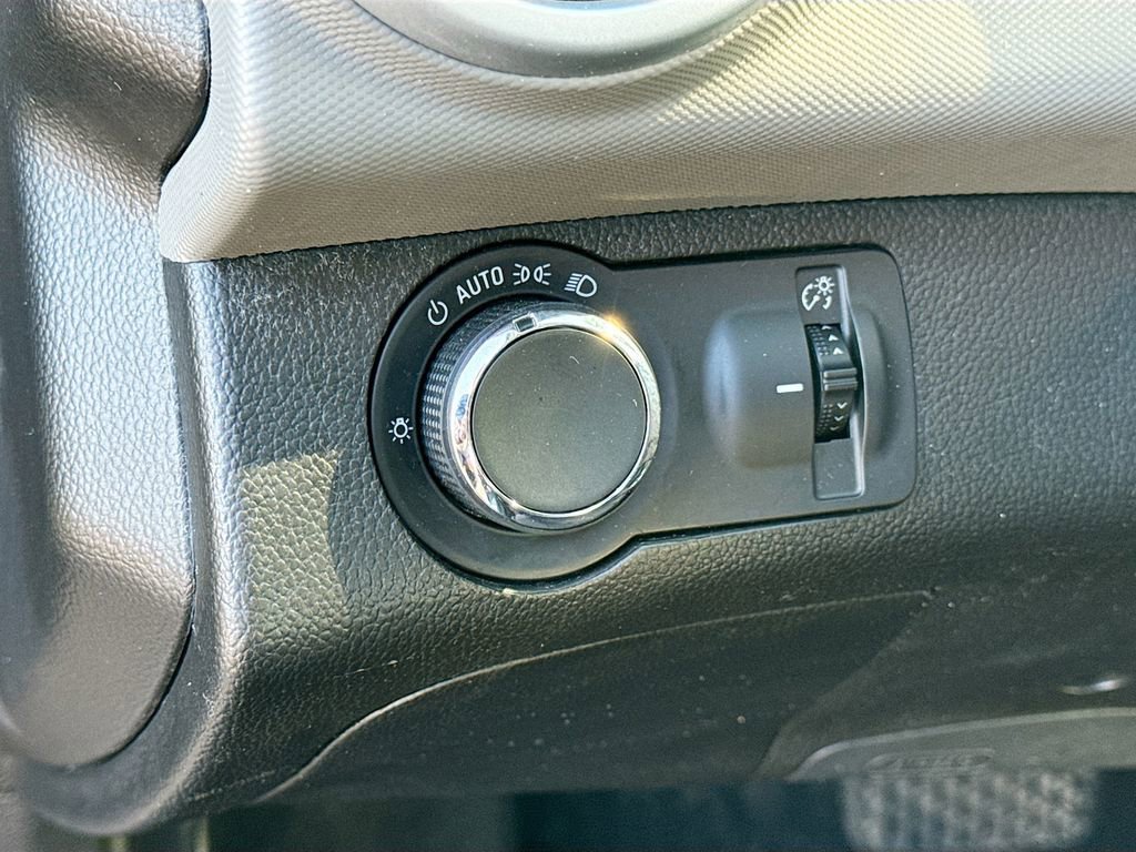 Used 2020 Chevrolet Sonic LT w/ Convenience Package image 11