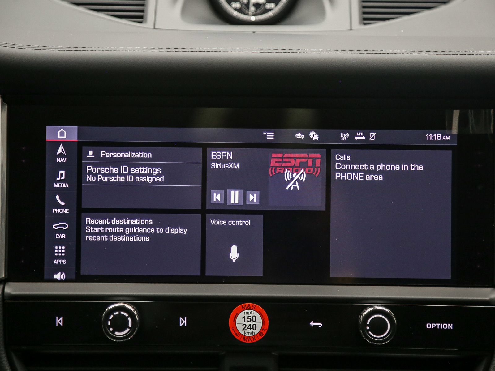 Certified 2026 Porsche Macan AWD/4WD image 18