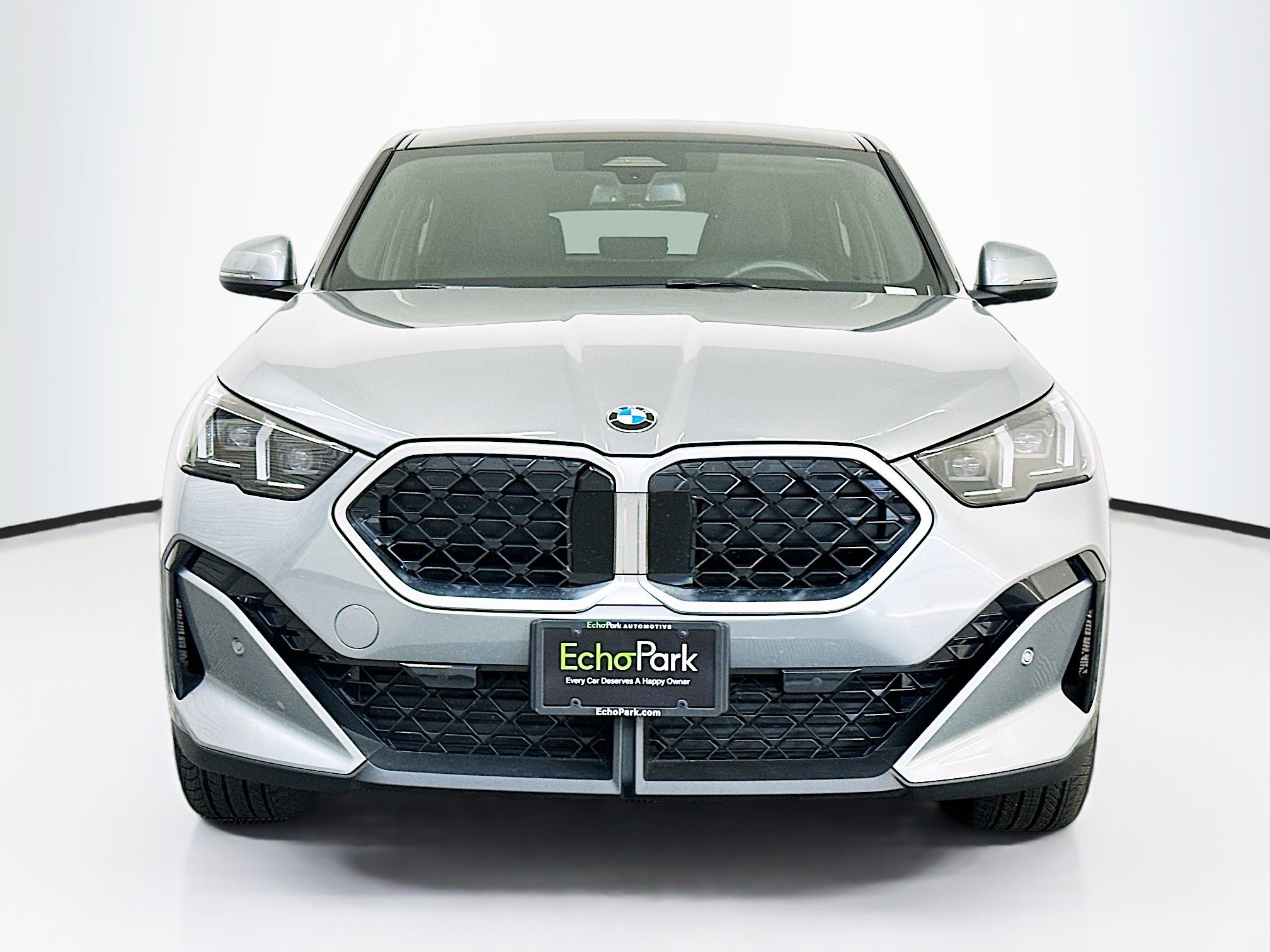 Used 2025 BMW X2 xDrive28i image 2