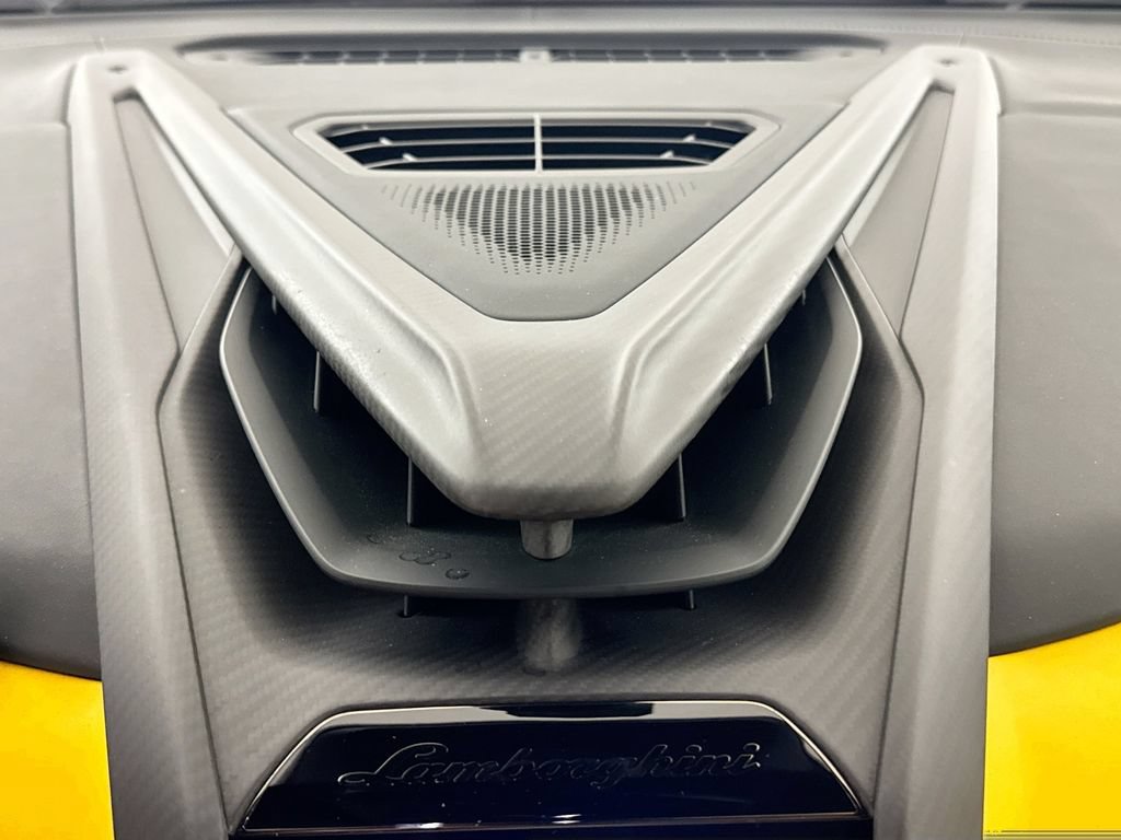 Used 2024 Lamborghini Revuelto AWD/4WD image 27