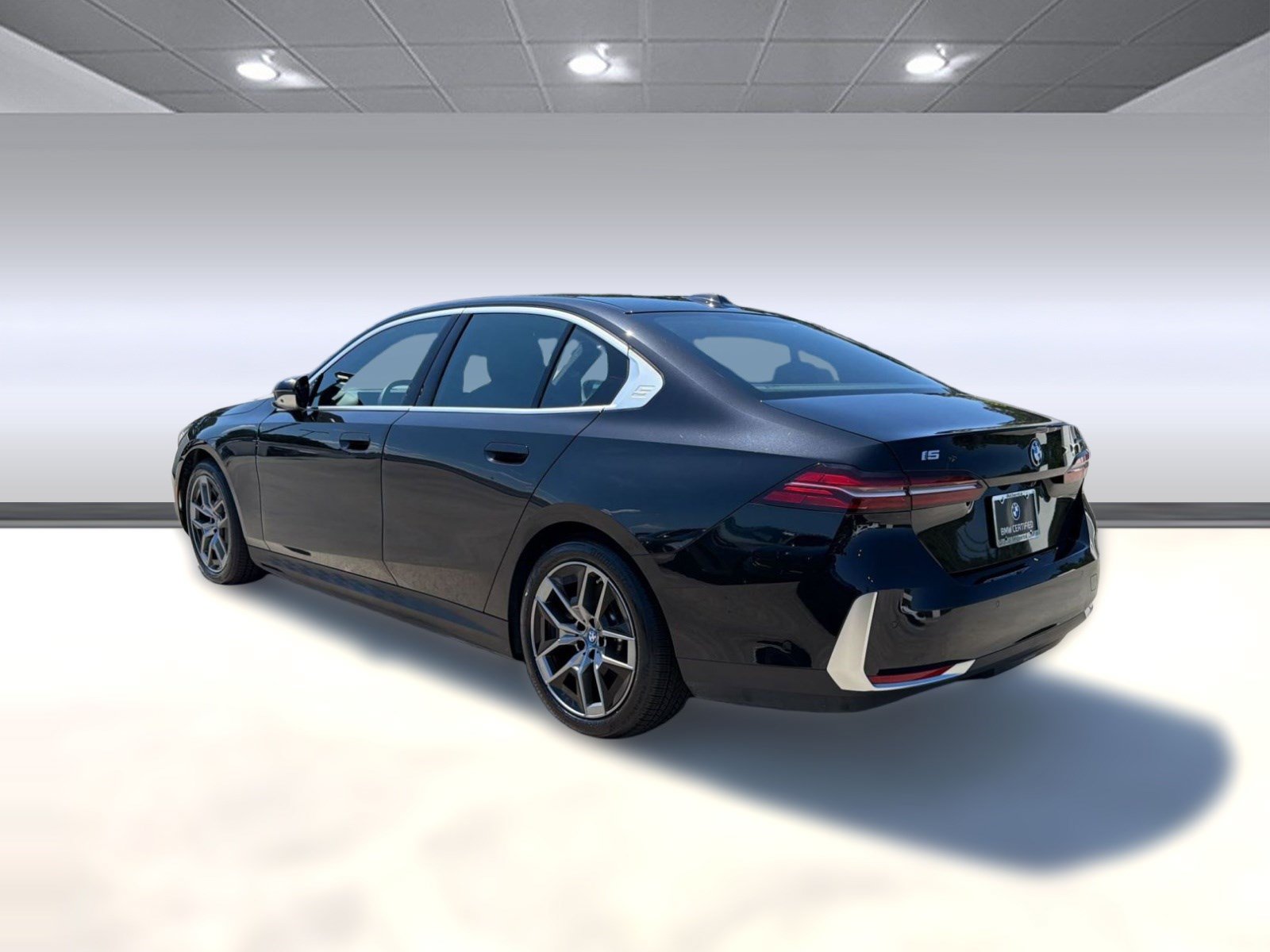Certified 2024 BMW i5 eDrive40i w/ Premium Package RWD image 2