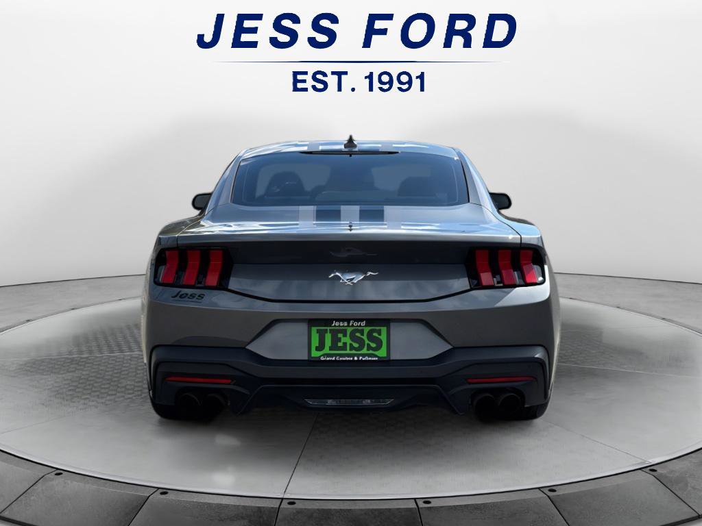 Used 2024 Ford Mustang Coupe image 4