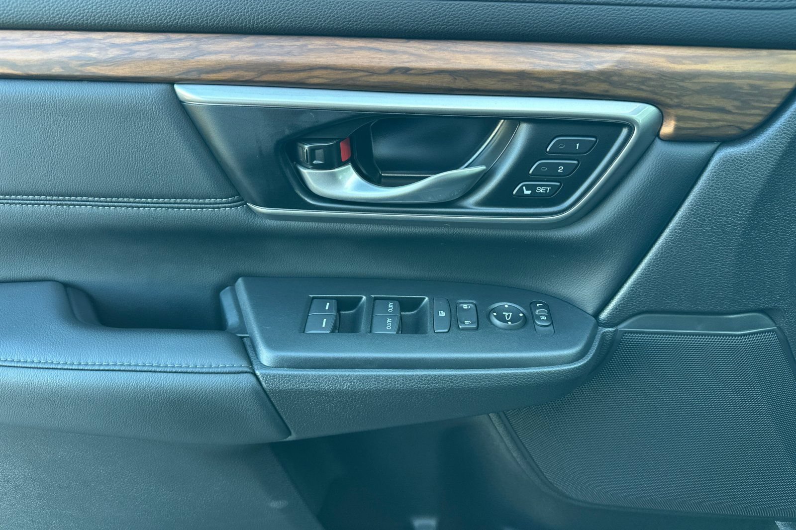Used 2022 Honda CR-V EX-L image 10