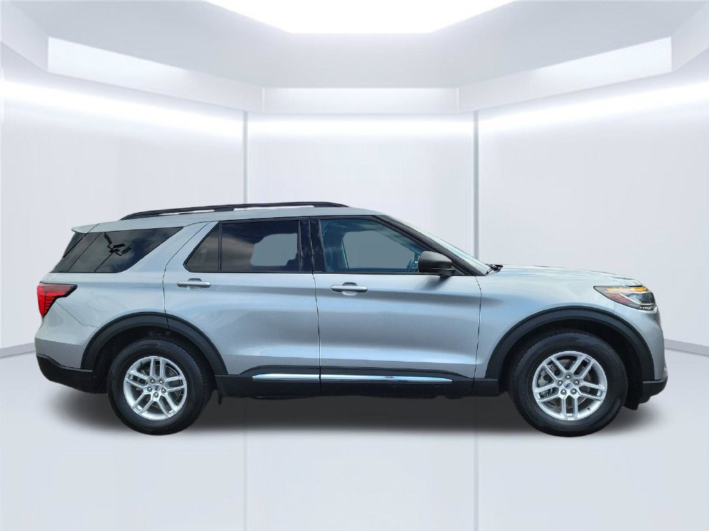 Certified 2025 Ford Explorer Active RWD image 4
