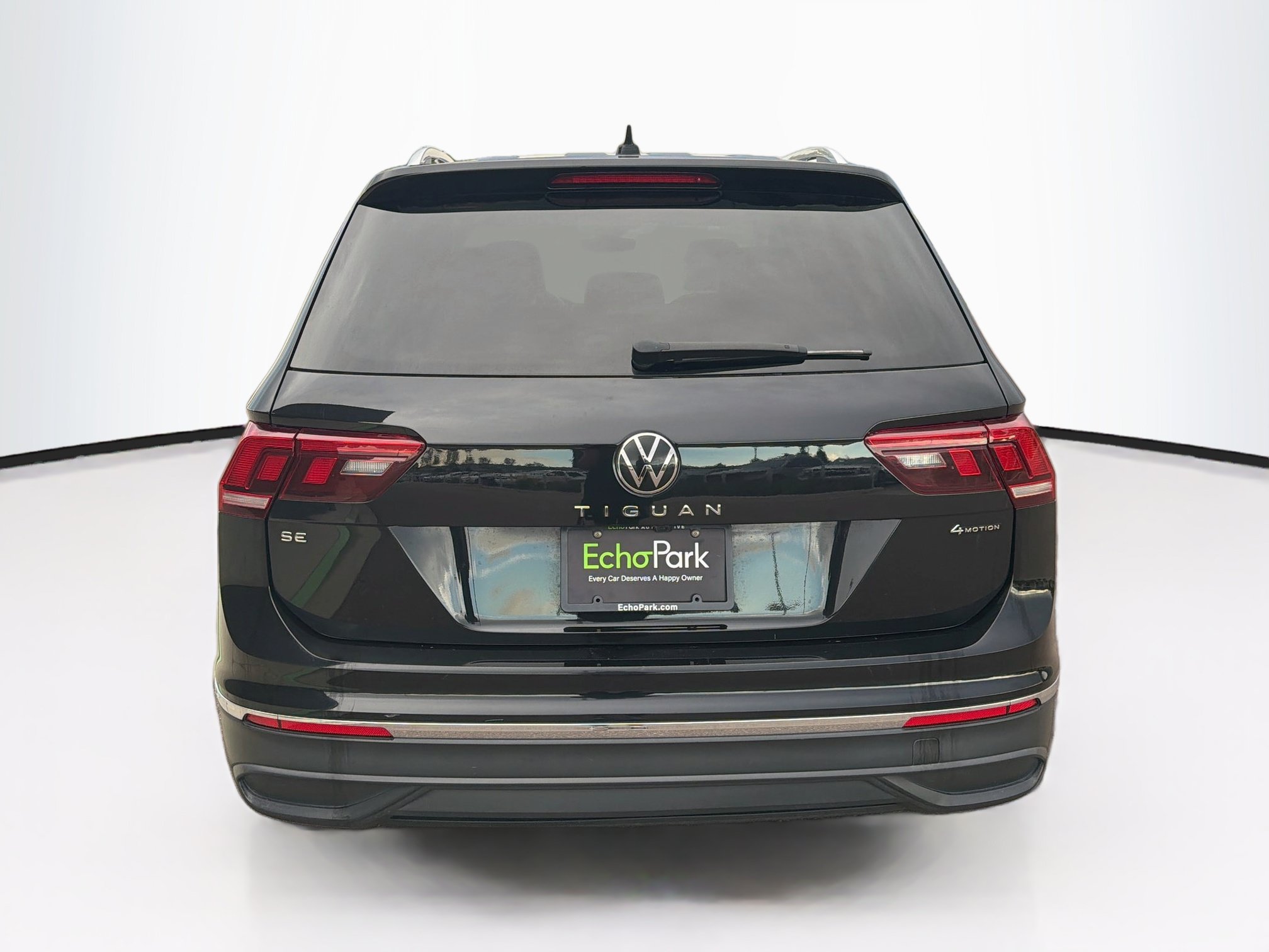 Used 2024 Volkswagen Tiguan SE AWD/4WD image 7