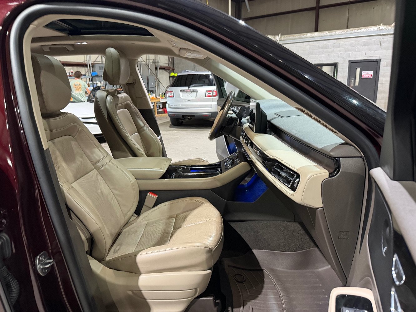 Used 2020 Lincoln Aviator Reserve w/ Equipment Group 201A AWD/4WD image 26