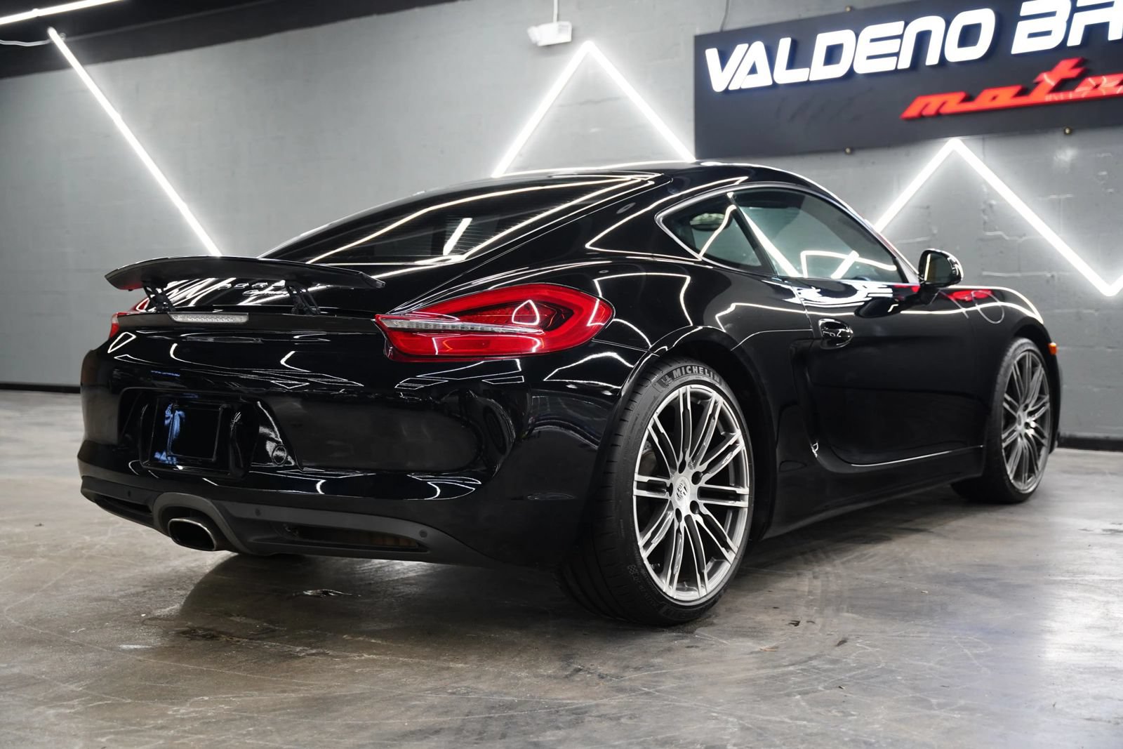 Used 2016 Porsche Cayman RWD image 22