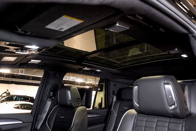 Used 2025 Cadillac Escalade V image 19