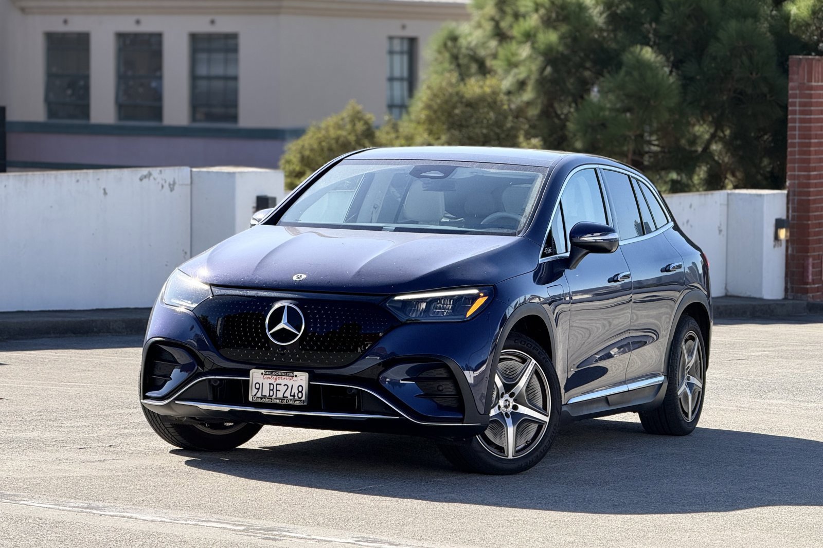 Used 2023 Mercedes-Benz EQE 500 4MATIC SUV image 4