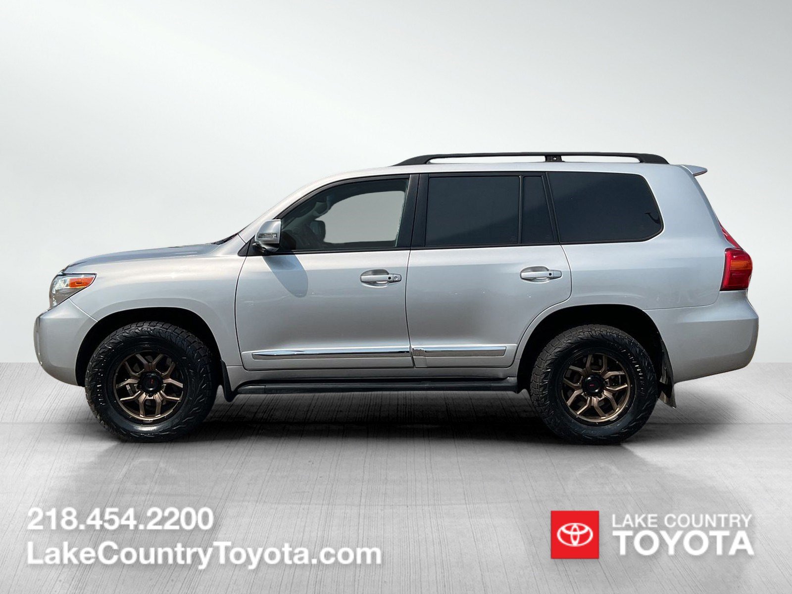 Used 2014 Toyota Land Cruiser AWD/4WD image 2