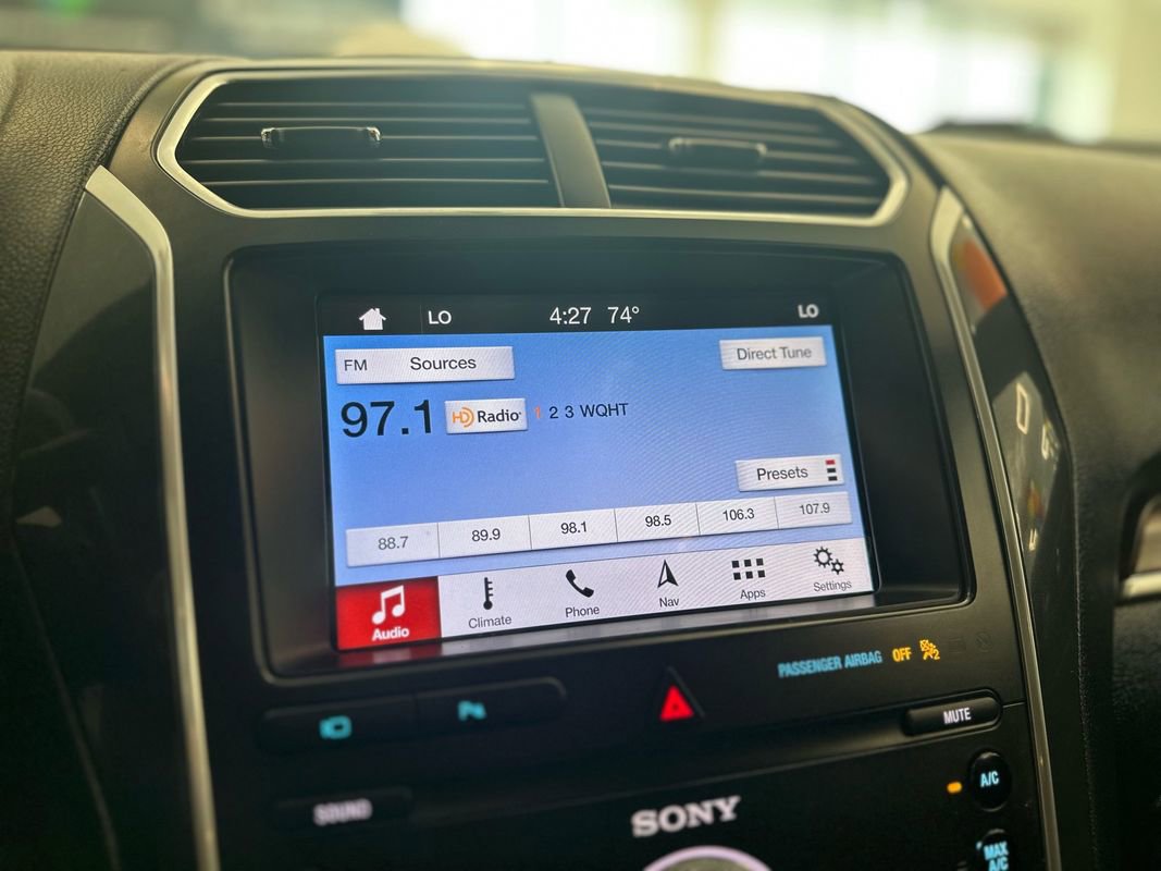 Used 2019 Ford Explorer Limited w/ Class III Trailer Tow Package AWD/4WD image 33