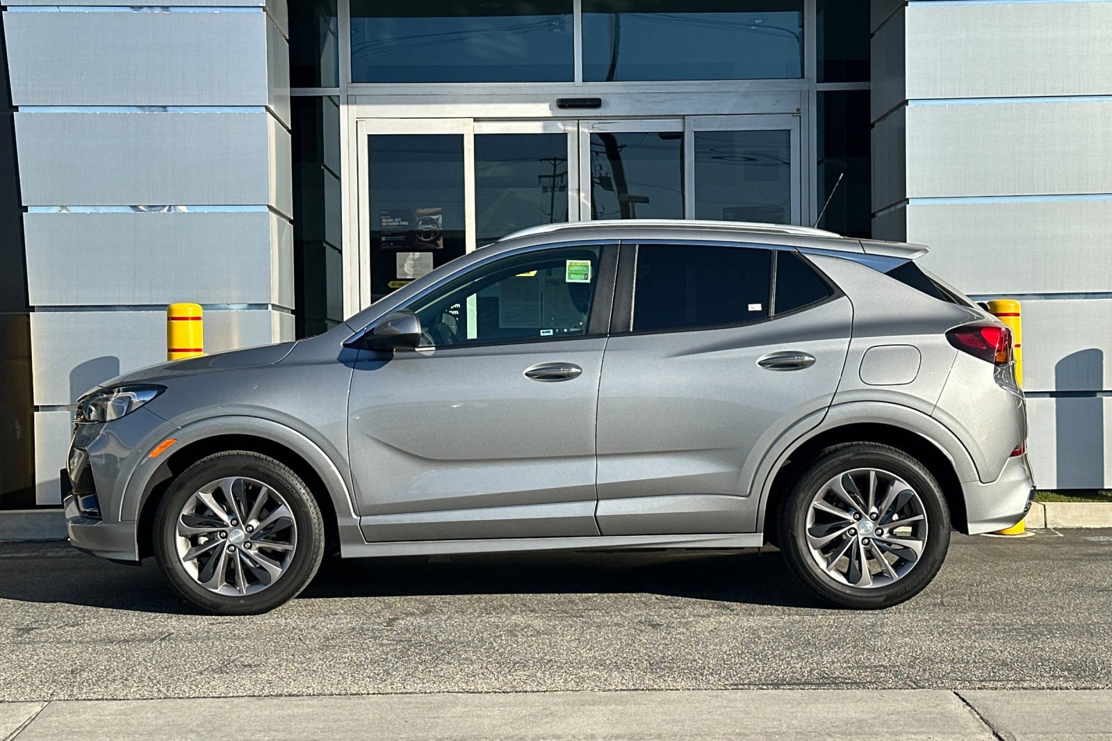 Used 2023 Buick Encore GX Select w/ Sport Touring Package image 7