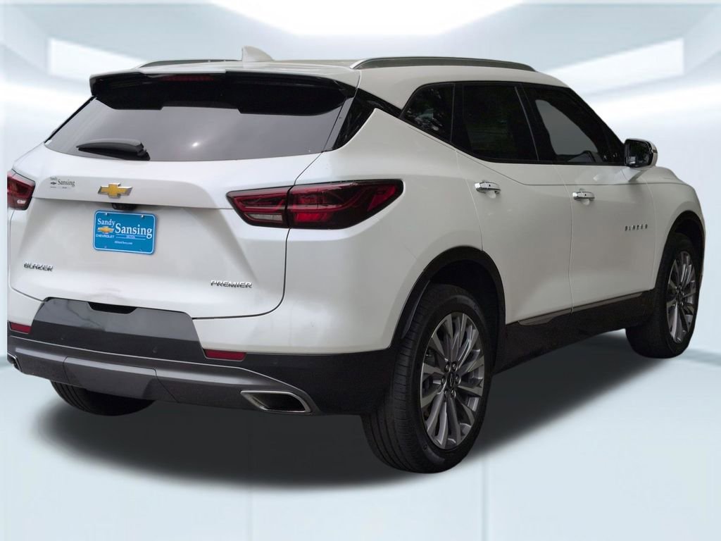 Used 2023 Chevrolet Blazer Premier w/ Driver Confidence II Package FWD image 6