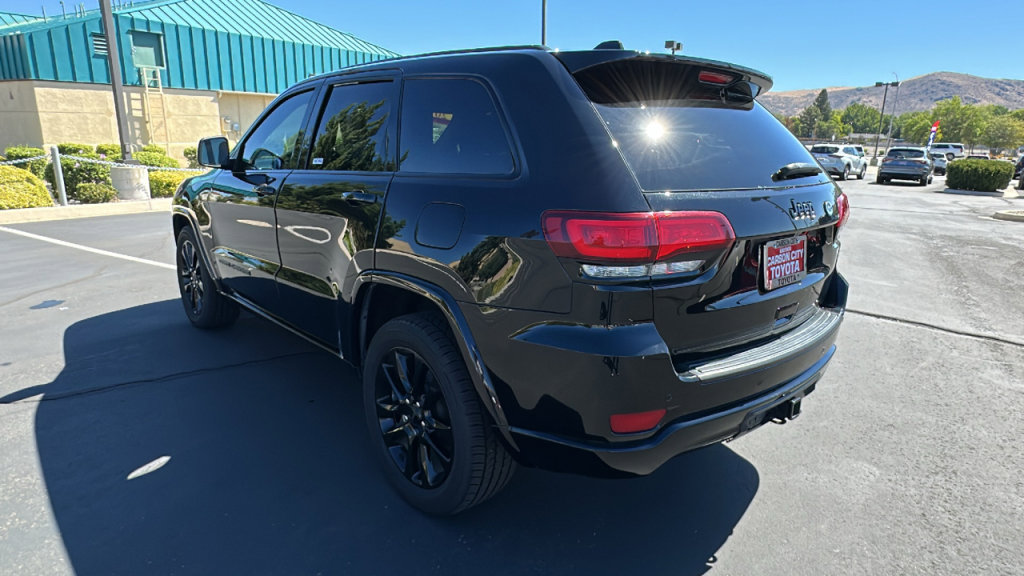 Used 2021 Jeep Grand Cherokee Laredo X image 5