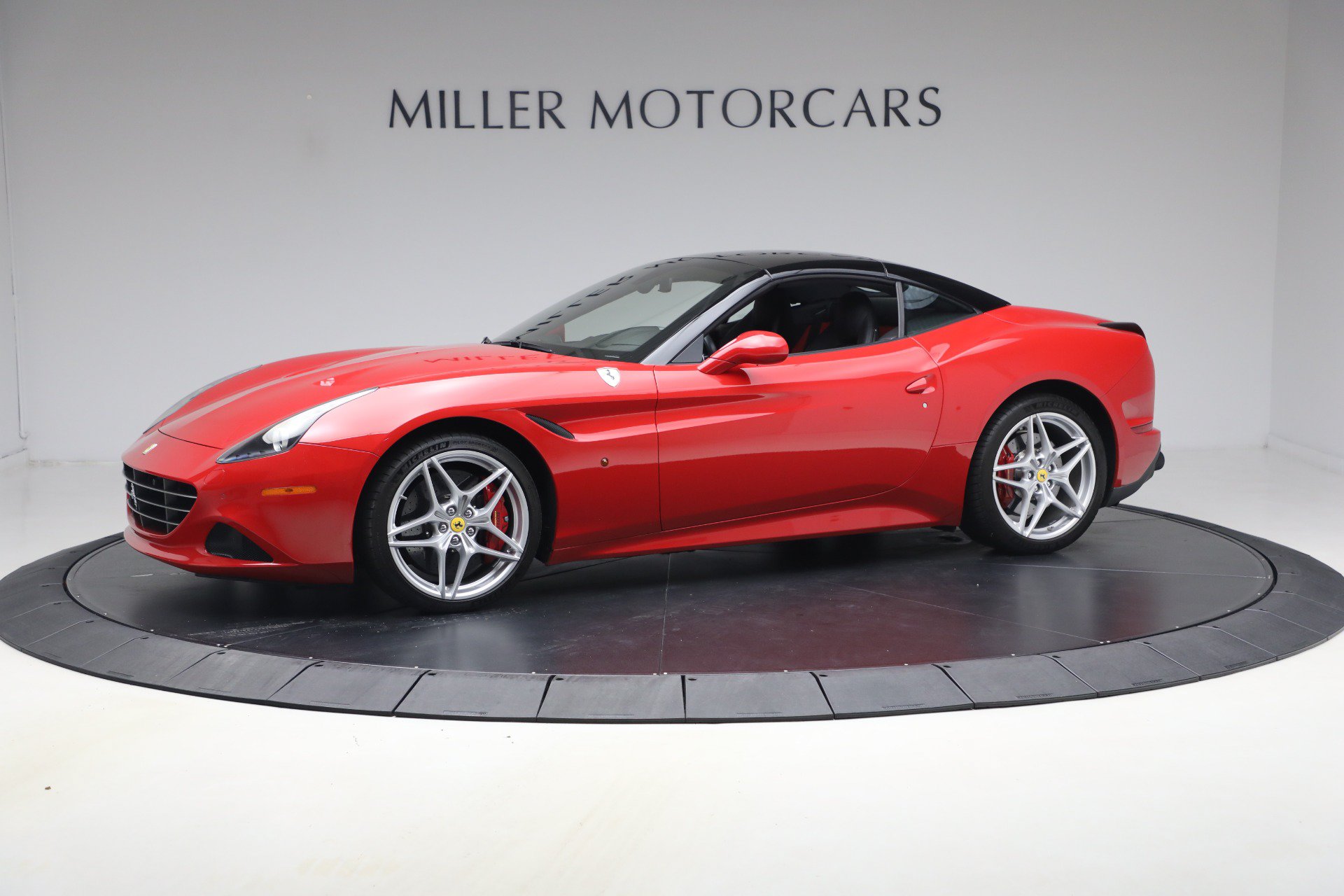 Certified 2017 Ferrari California T RWD image 30