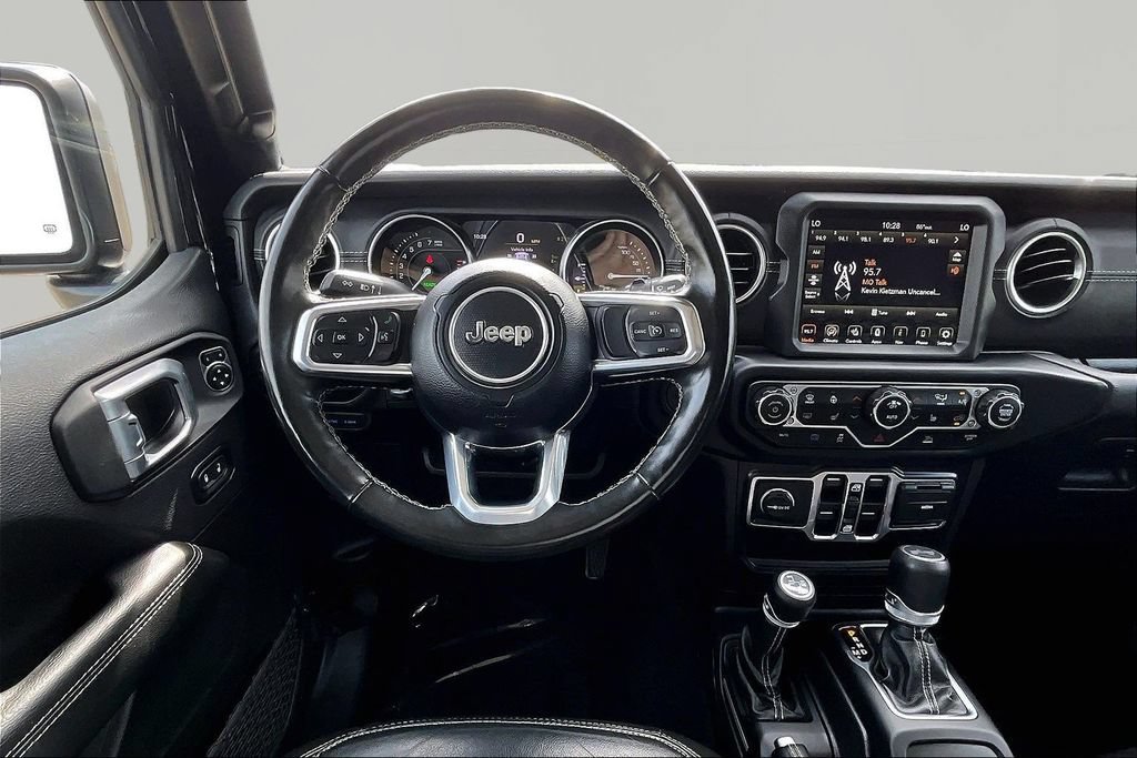 Used 2022 Jeep Wrangler Unlimited Sahara w/ Cold Weather Group AWD/4WD image 5