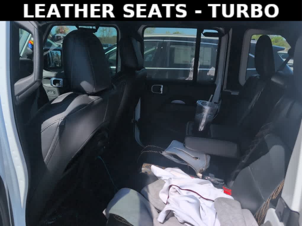 Used 2021 Jeep Wrangler Unlimited Sahara image 8