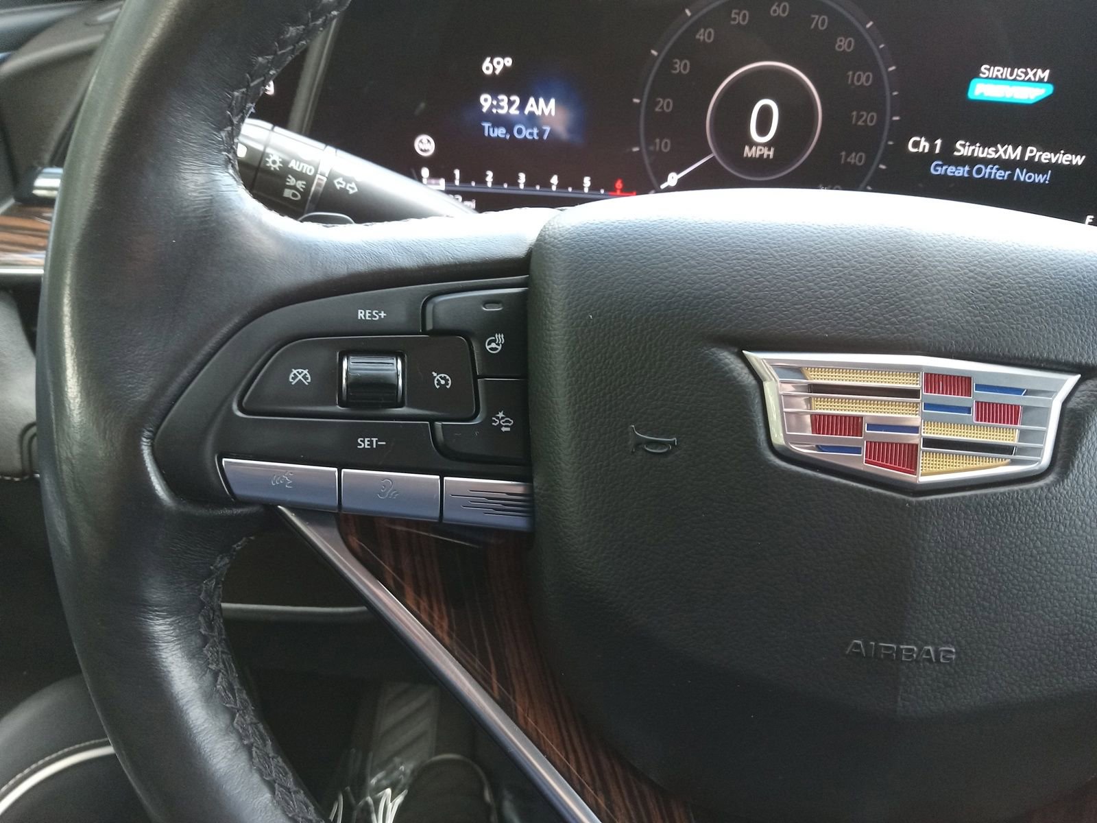 Used 2021 Cadillac Escalade ESV Luxury image 18