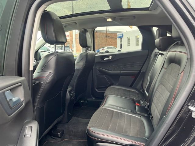 Used 2022 Ford Escape SEL w/ SEL Stealth AWD Package image 17