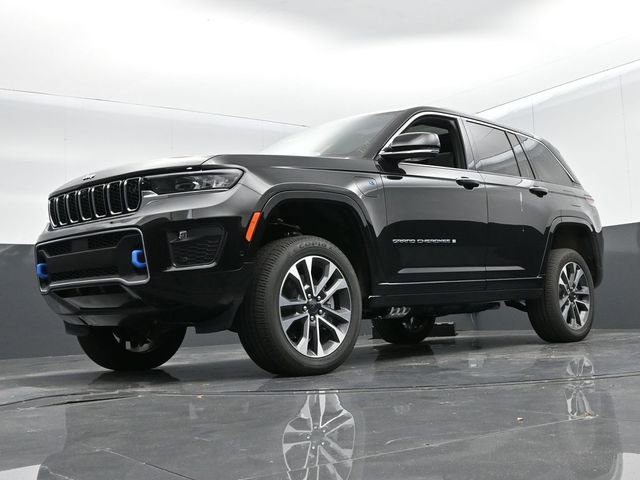 Used 2024 Jeep Grand Cherokee Overland w/ Advanced Protech Group III image 44
