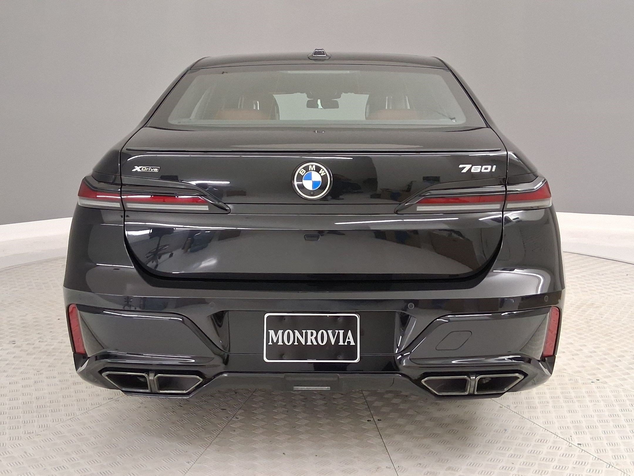 Used 2025 BMW 760i xDrive AWD/4WD image 8