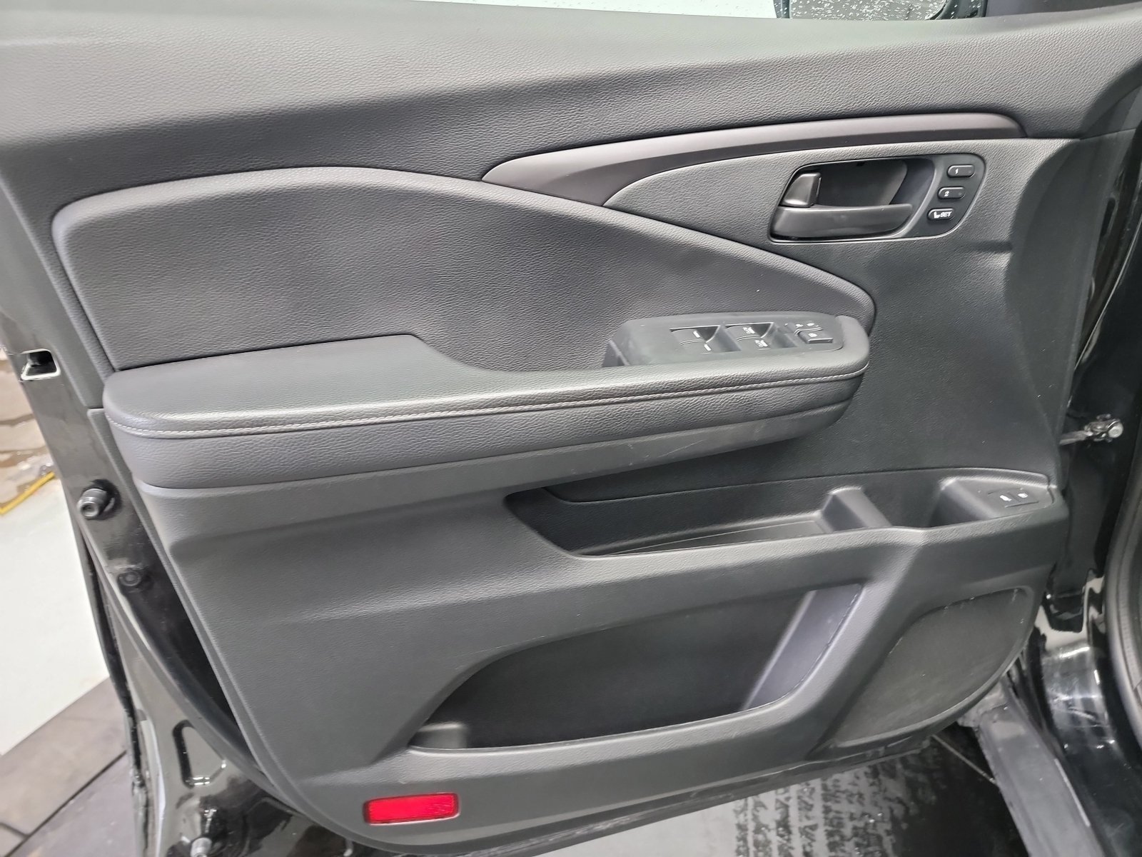 Used 2023 Honda Passport EX-L image 13