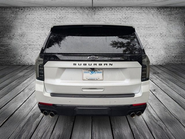 Used 2025 Chevrolet Suburban Z71 w/ Comfort Package image 7