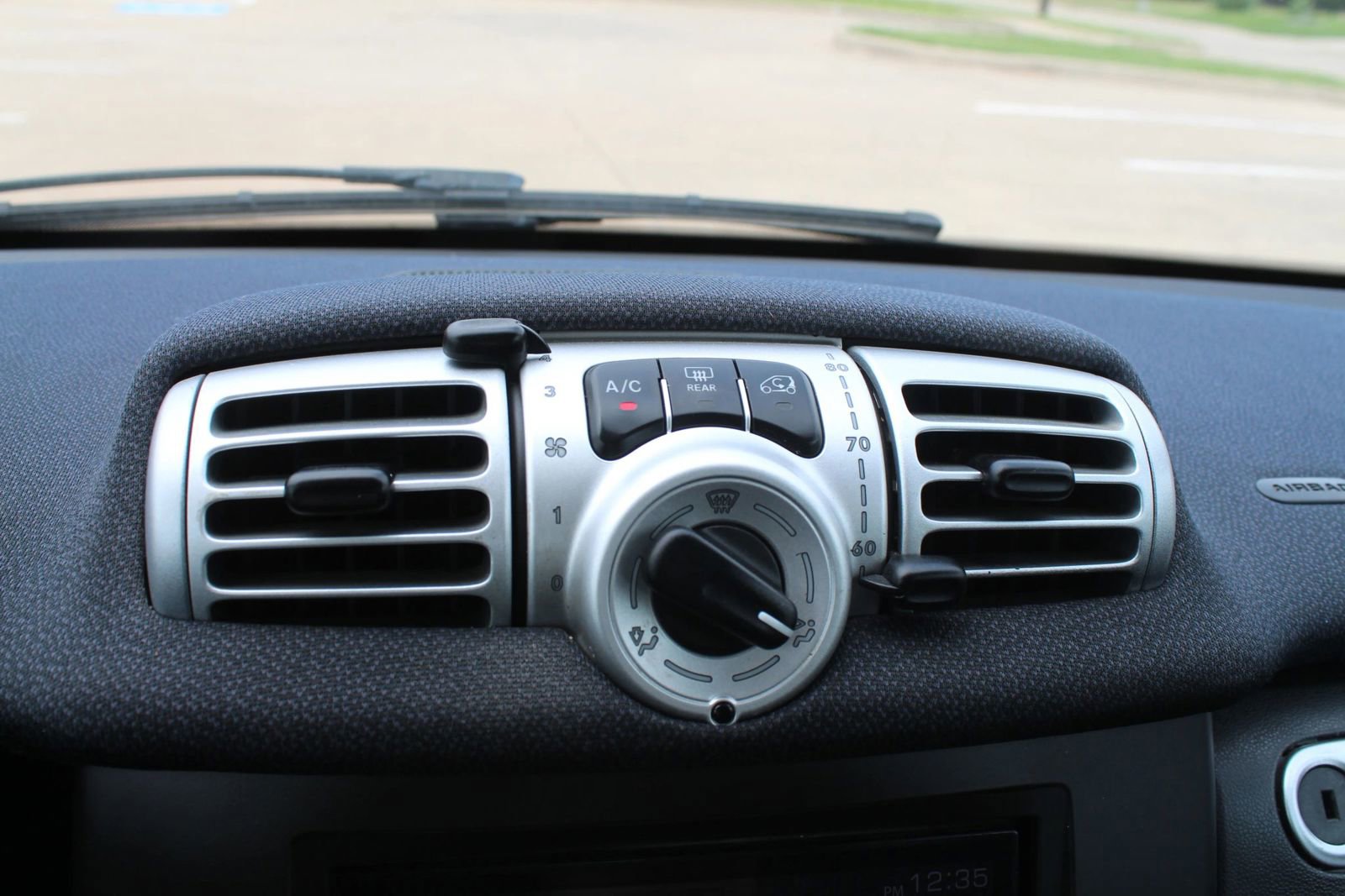 Used 2013 smart fortwo pure RWD image 14