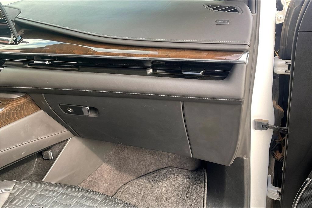 Used 2024 Cadillac Escalade Sport Platinum w/ LPO, ONYX Package AWD/4WD image 17
