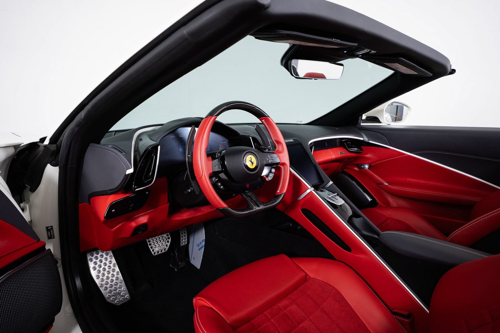 Certified 2025 Ferrari Roma Spider RWD image 19