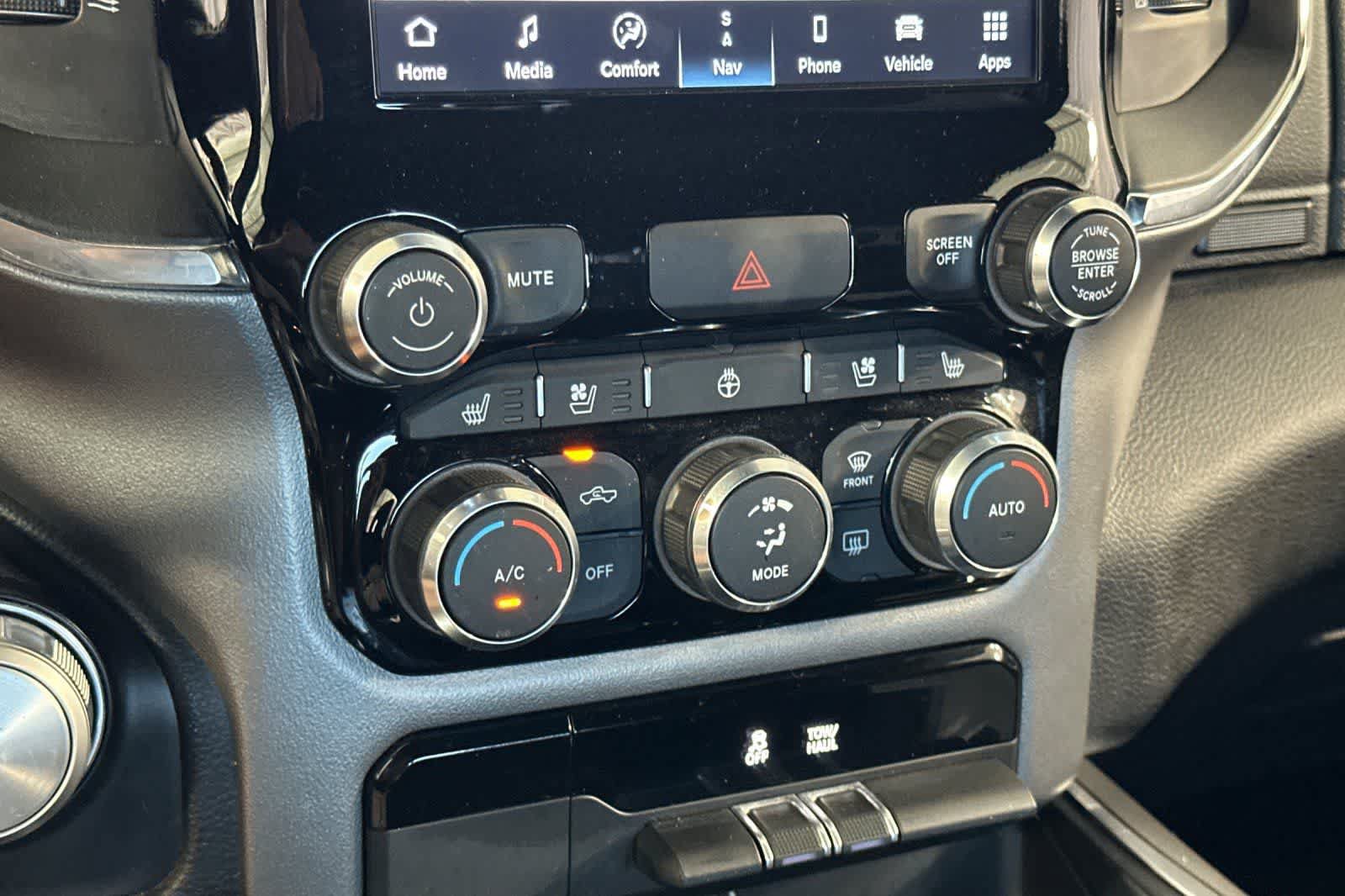 Used 2024 RAM 1500 Laramie AWD/4WD image 22