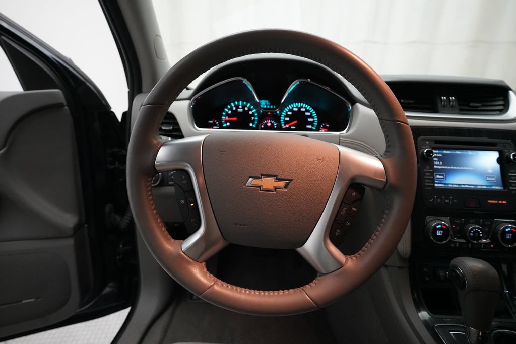 Used 2016 Chevrolet Traverse LT FWD image 4